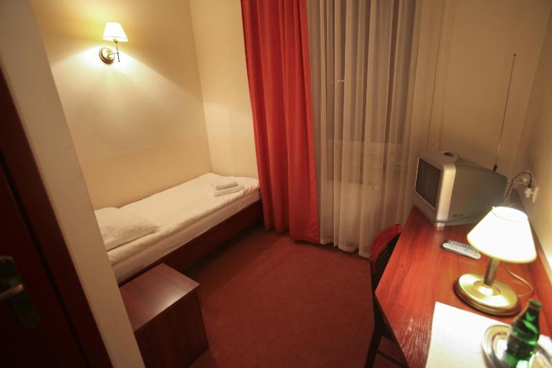 Single Room image 3