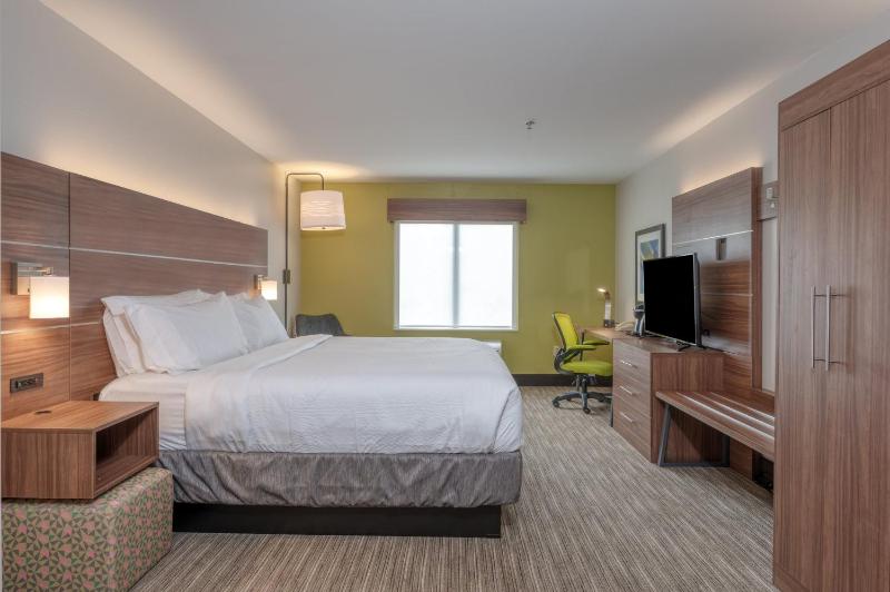King Suite with Sofa Bed image 1
