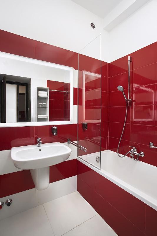Deluxe Double or Twin Room with Garden View image 4