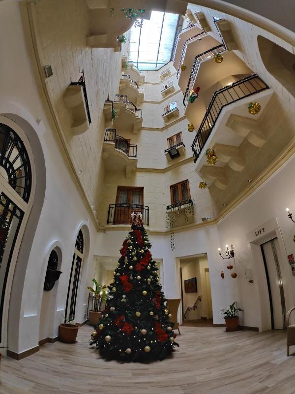 Double or Twin Room with Courtyard View image 3
