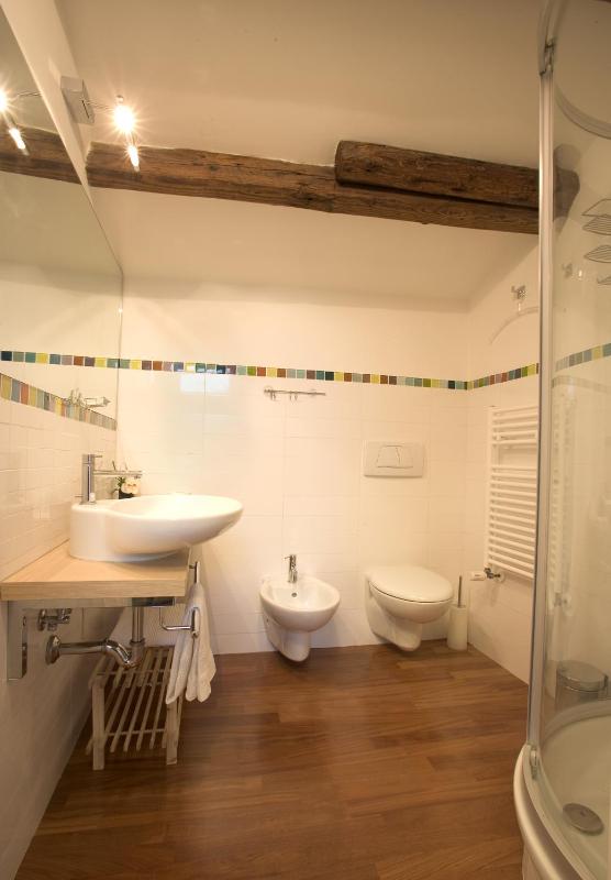Classic Double or Twin Room image 3