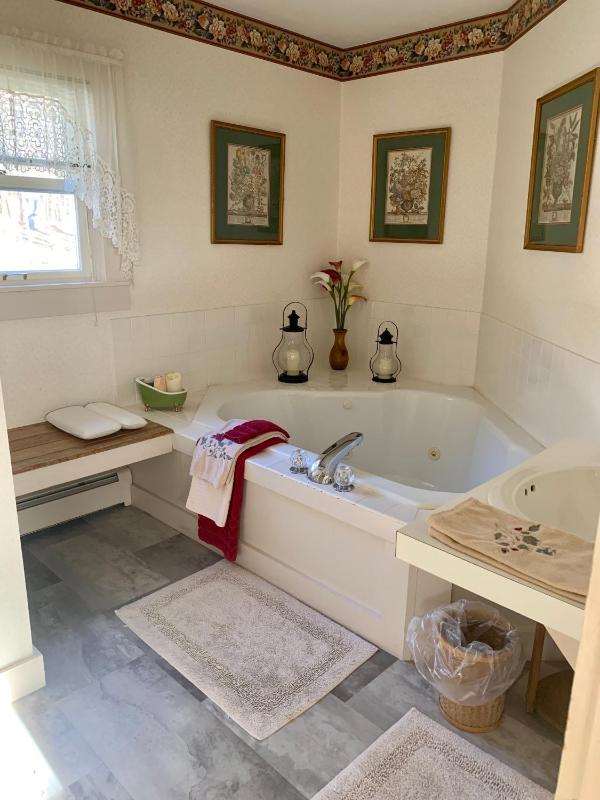 Superior Triple Room image 4