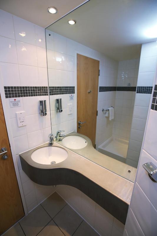 Double Room - Non Smoking image 4