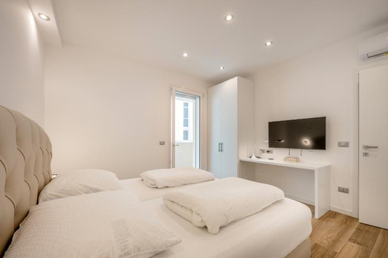 Ferrari Apartments Ponente - image 15