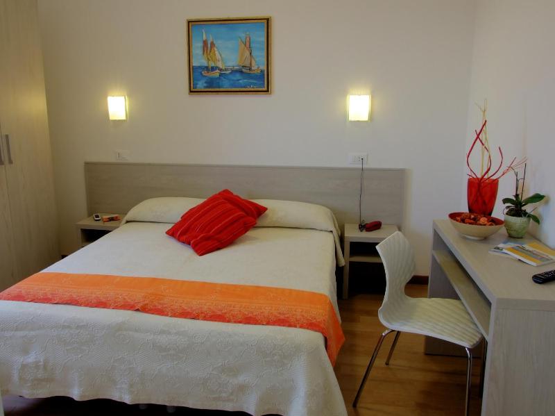 Superior Double or Twin Room image 3