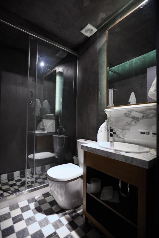 Deluxe Double Room image 2