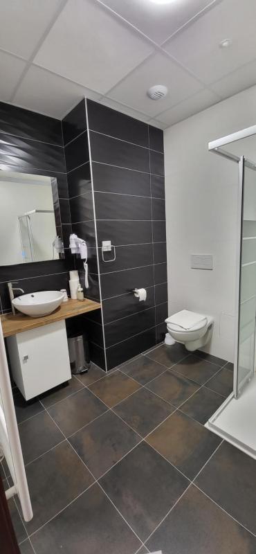 SQUARE HOTEL - image 36