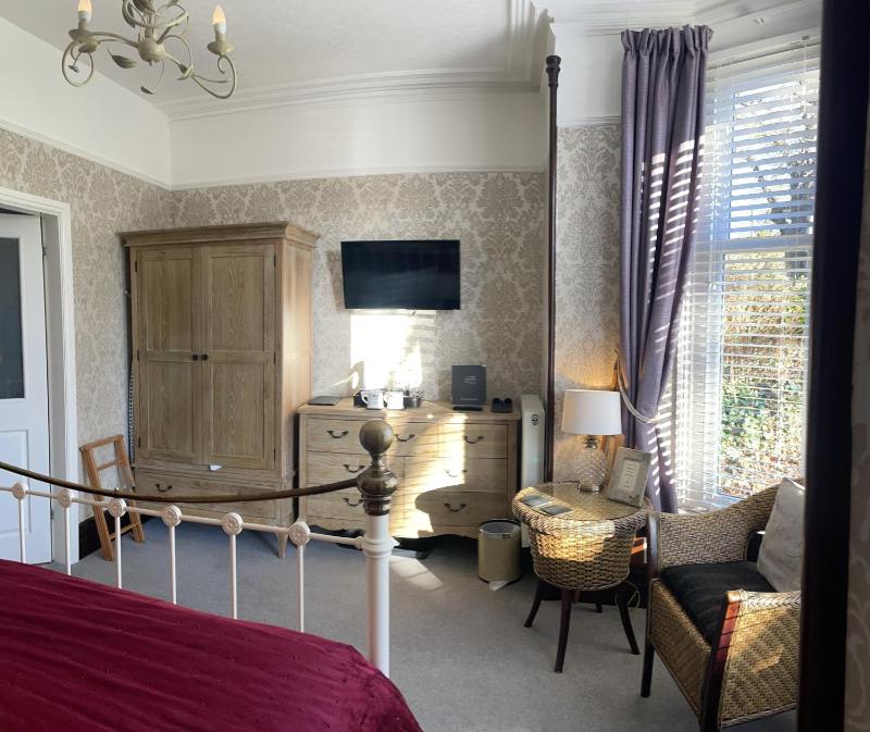 Superior Double Room image 4