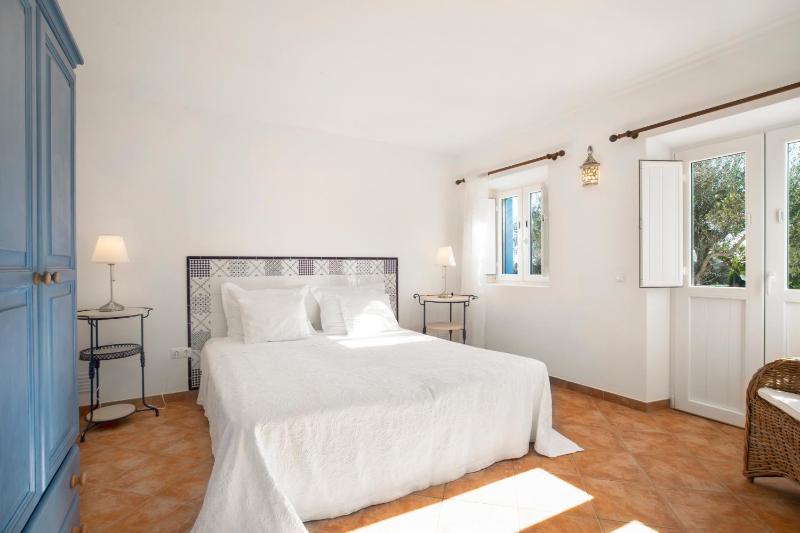 Family Room with Sea View image 3