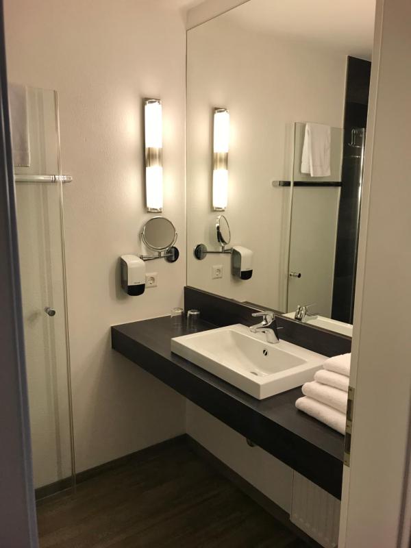 Studio Apartment image 3