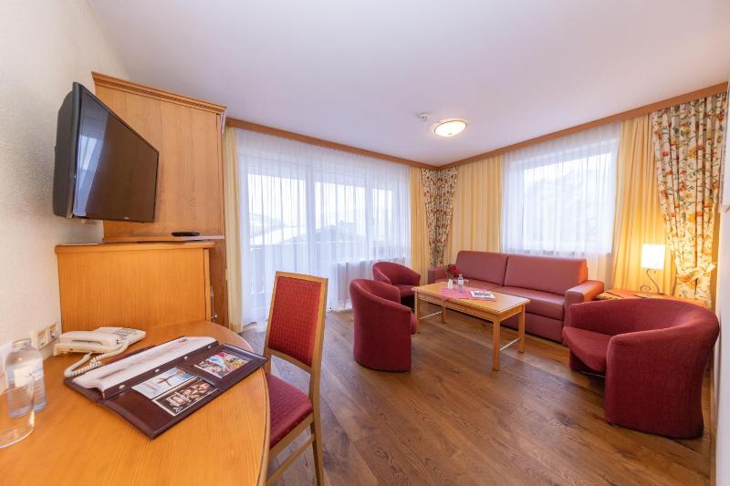 Two-Bedroom Suite image 4