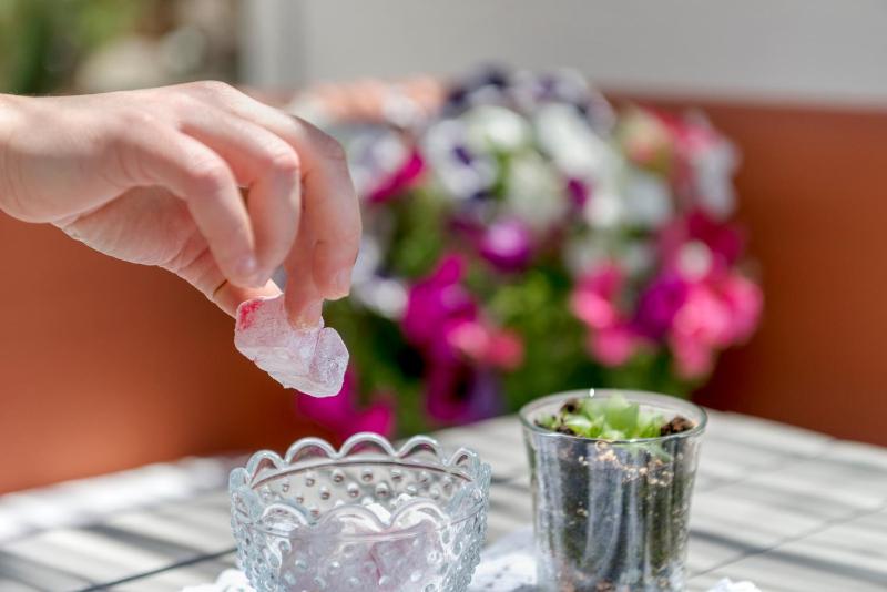 Studio with Balcony image 3