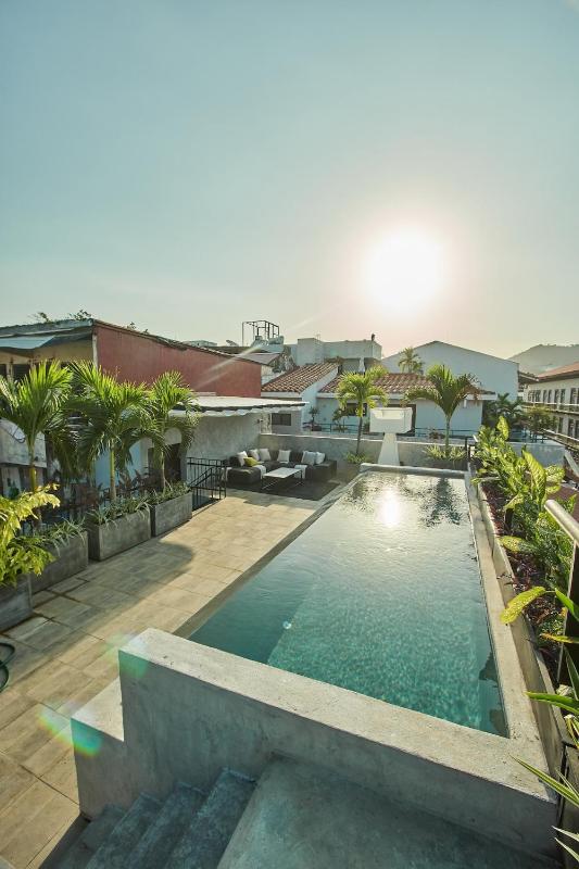 AmazINN Places Rooftop and Design Pool III - image 5
