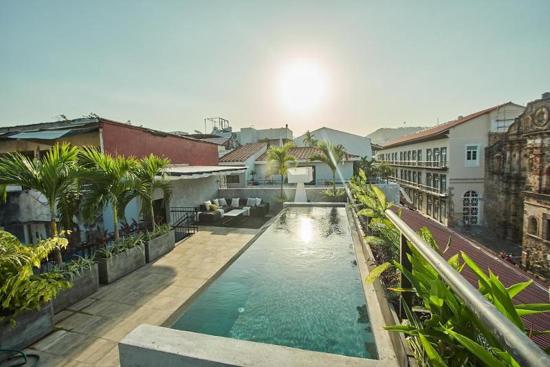 AmazINN Places Rooftop and Design Pool III - image 8