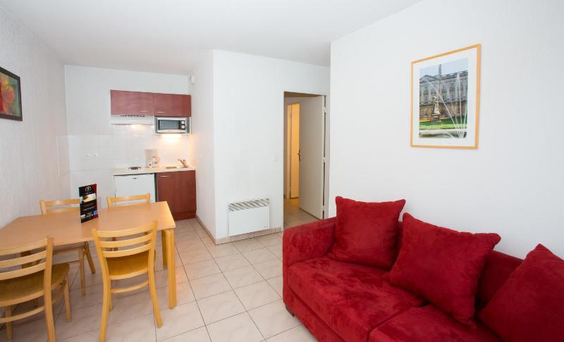 Apartment (2-4 Adults) image 2