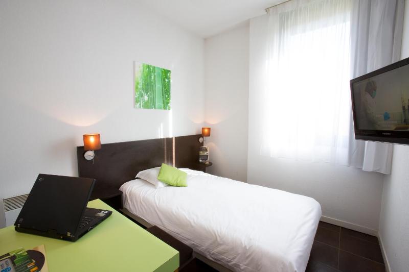 studio (Single Bed) image 3