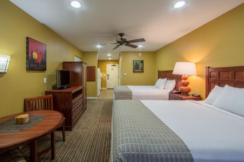 Standard Queen Room with Two Queen Beds image 3