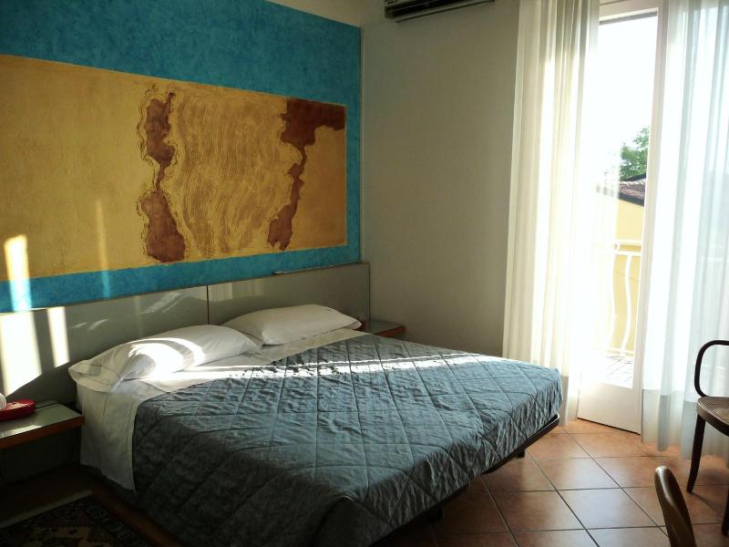 Double or Twin Room image 4