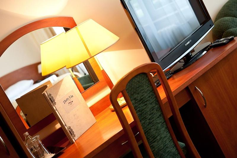 Standard Double or Twin Room image 1