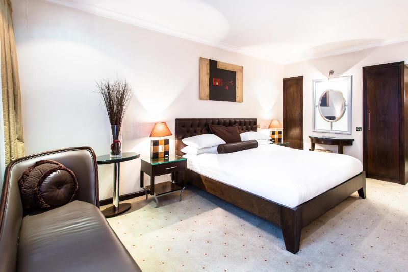 Superior King Room image 2