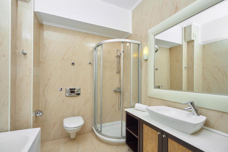 Grand Suite image 2