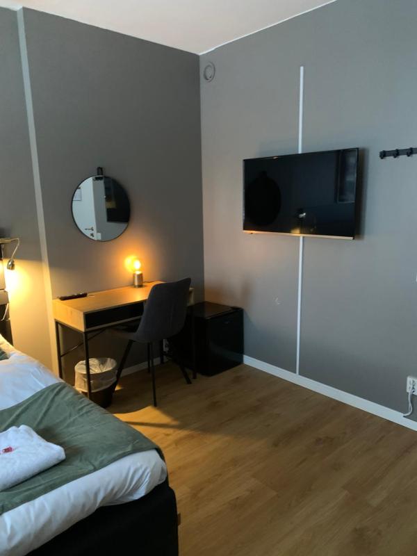 Quadruple Room with Shared Bathroom image 3