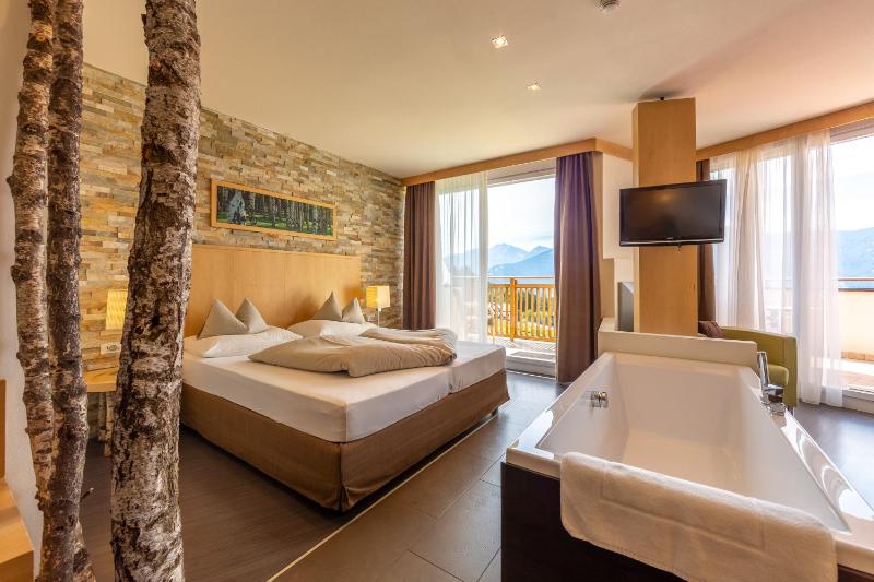 Superior Double Room image 1