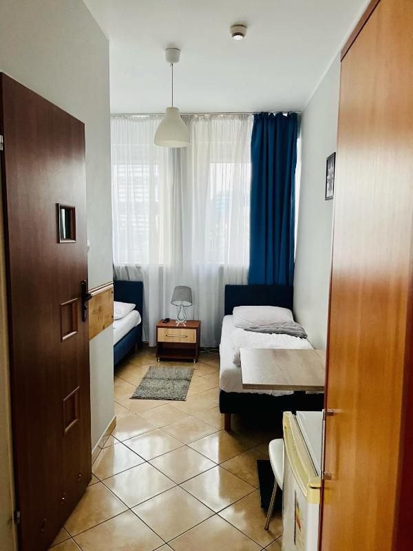 Single Room image 3