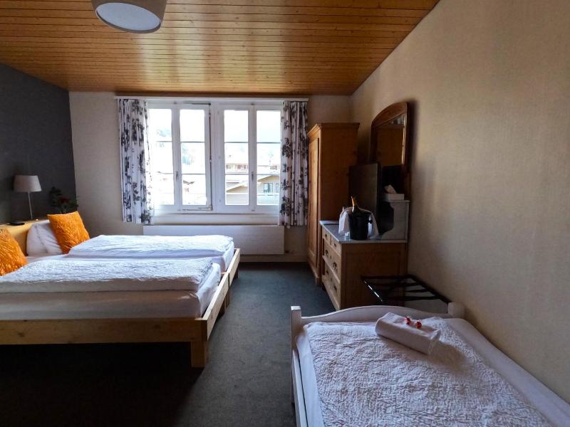 Triple Room with Bathroom image 1