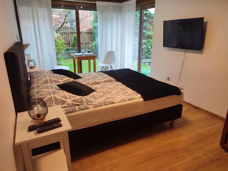 Wieczorek Pokoje Gościnne Całoroczne jacuzzi ogrodowe - image 46