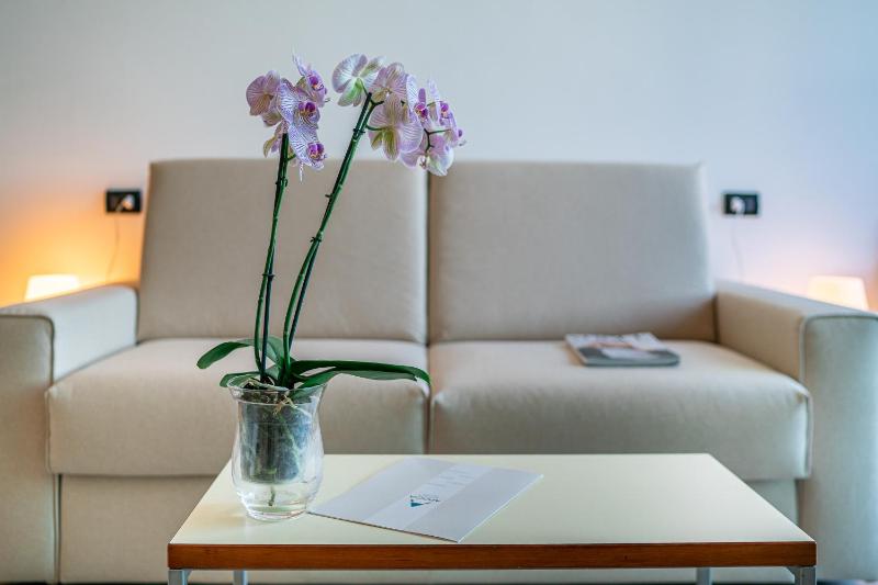 Suite (4 Adults) image 4