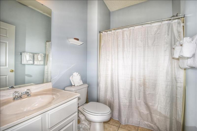 1033 The Havens - image 7