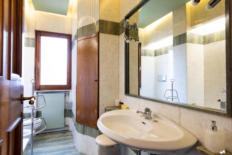 Palazzo Cecchi Florentine Apartment - image 8