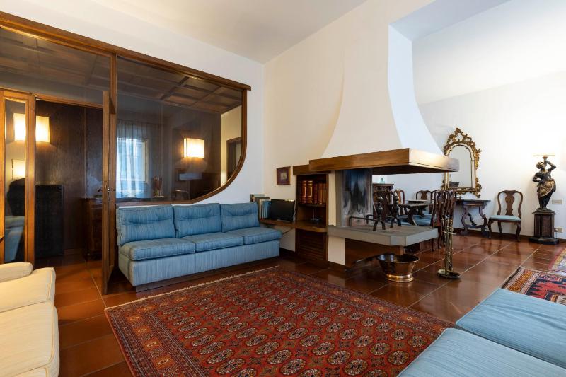 Palazzo Cecchi Florentine Apartment - image 3