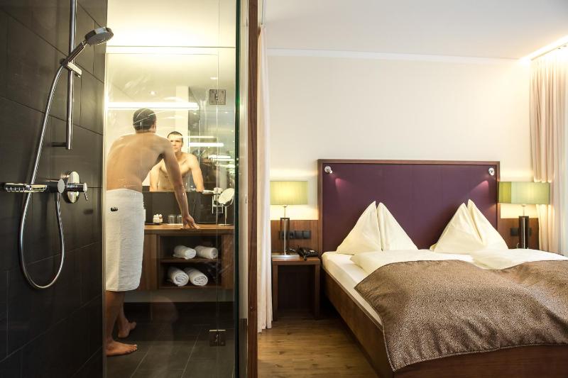 Superior Double Room image 4