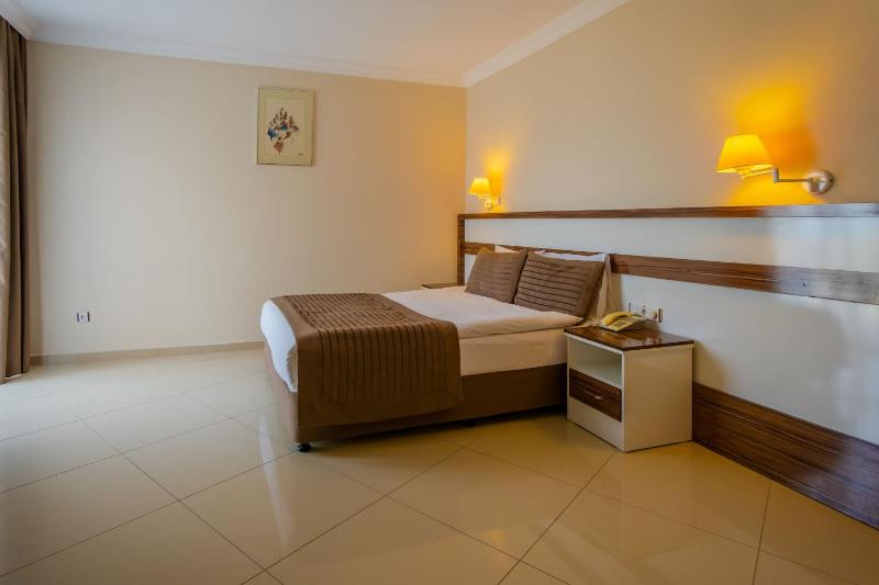 Family Room with Sea View image 3