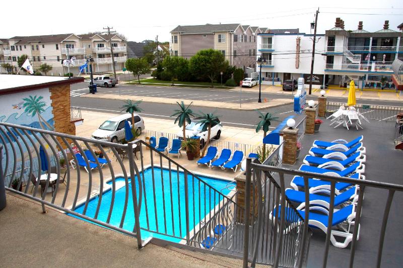 Two-Bedroom Suite image 2
