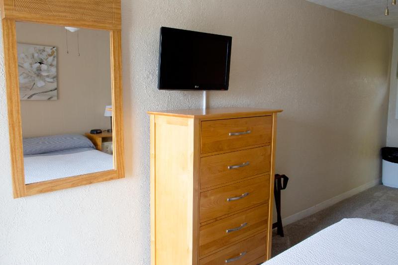 Deluxe King Room image 3