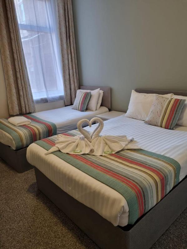 The Georgian Hollies Hotel - image 3