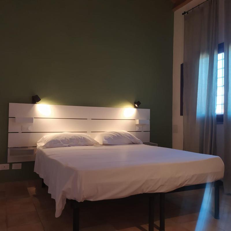 Double or Twin Room image 4