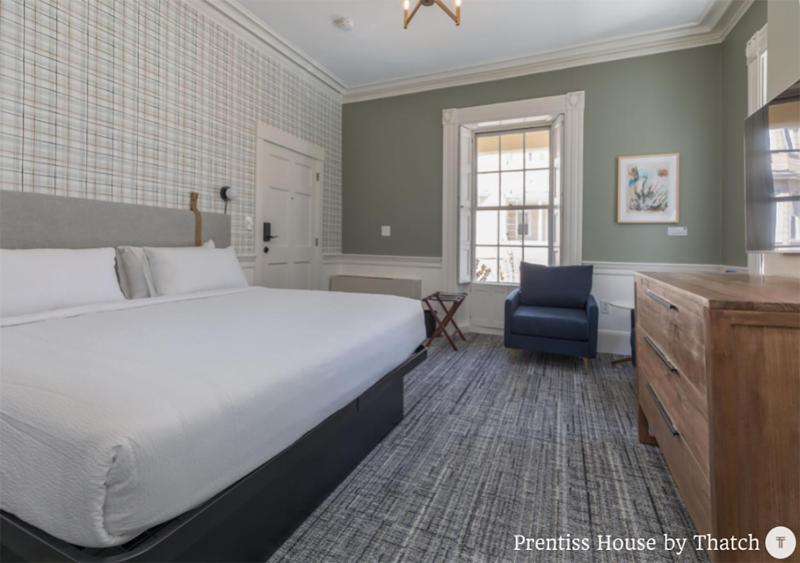 Deluxe Suite image 4