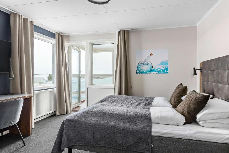 Queen Room with Sea View image 1