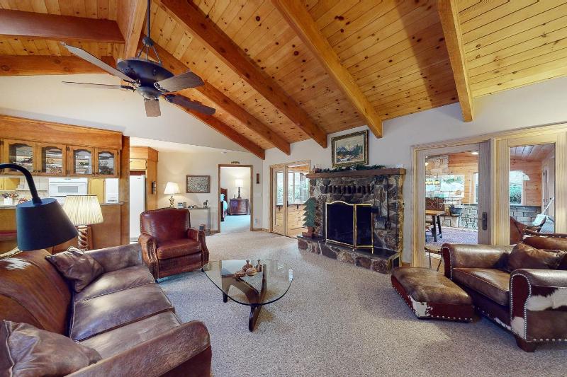 The Boomerang House of Ponderosa Basin Images