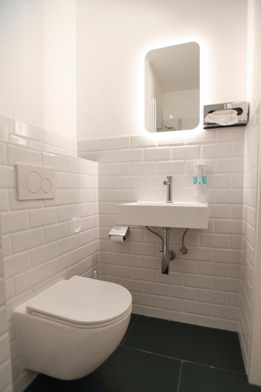 Single Room image 2