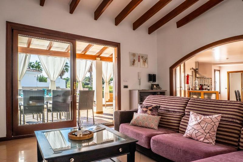 Elegant Villa in Ciutadella de Menorca with Private Pool - image 4