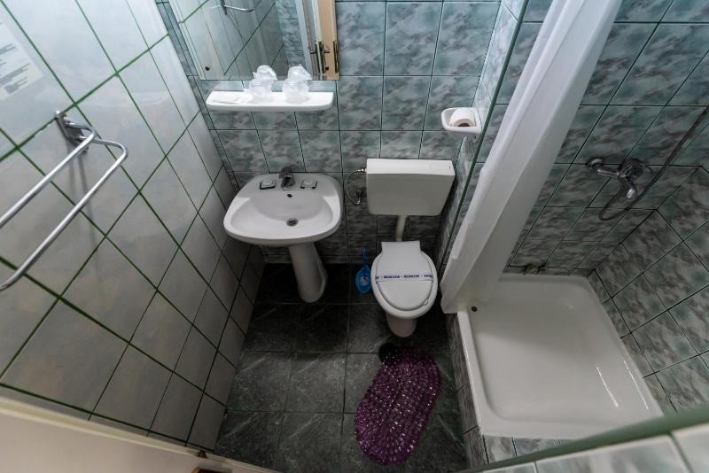 Twin Room with Free Pool Access image 4