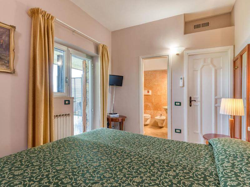 Comfort Double or Twin Room image 4