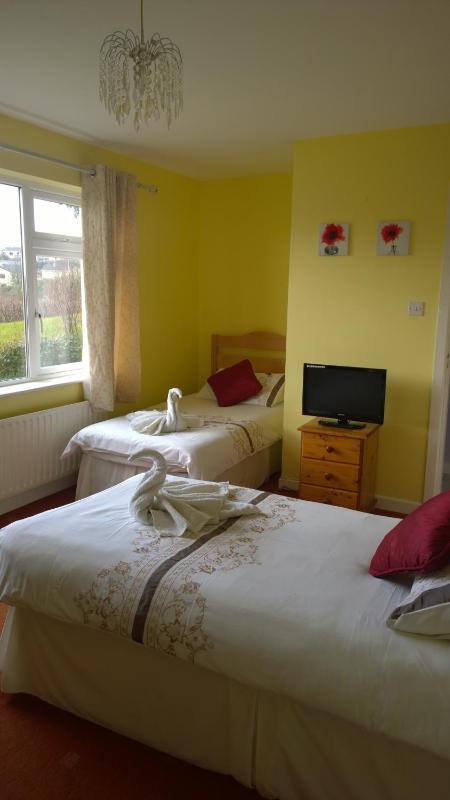 Twin Room image 1