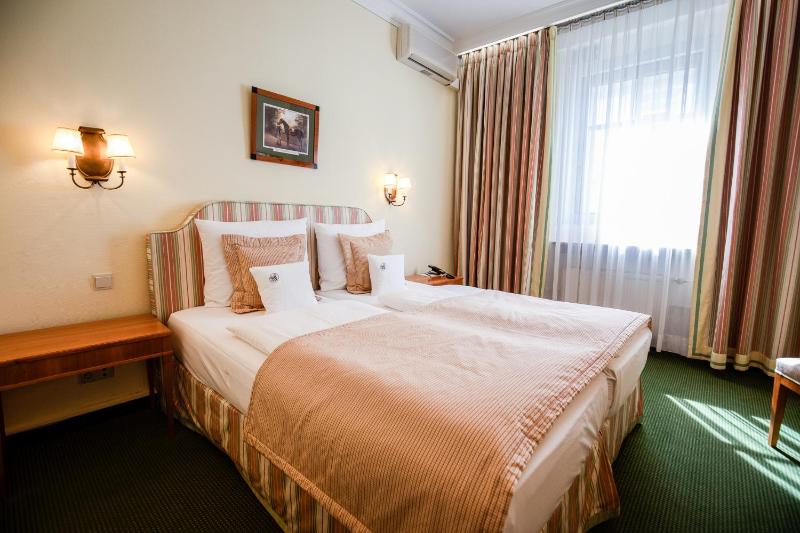 Classic Double Room image 1