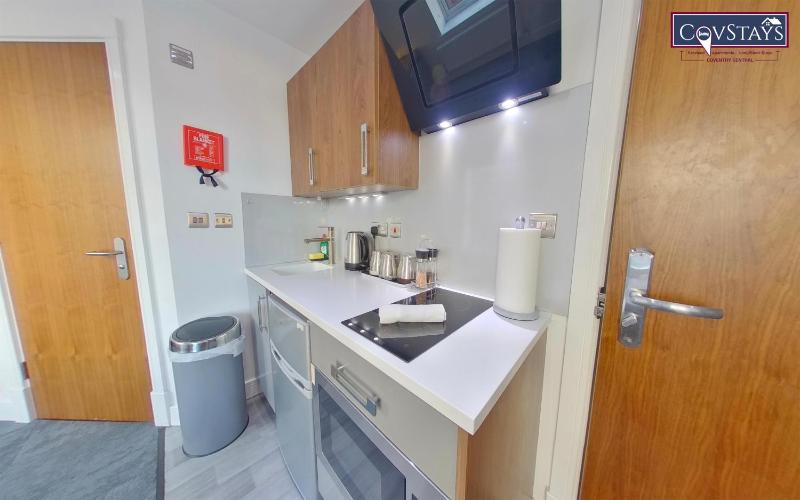 Victoria House Deluxe Studios-Coventry City Centre - image 20